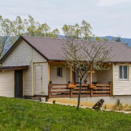 Cabana IBU: Bumbueşti şehrinde bir otel