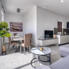 St Julian s Luxury Laura Apartments, hotel in Is-Swieqi