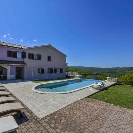 Villa Nori, a fantastic pool villa with a view