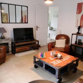 Charmant appartement F2 avec parking privé, hotel in Trucy-sur-Yonne
