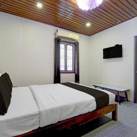 Super Hotel O AM Grandd, hotel di Karaikkudi