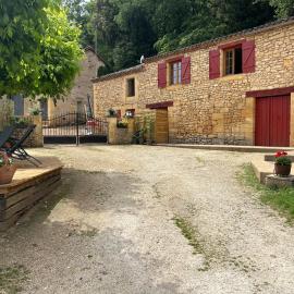 GÎte à la ferme, hotel v destinaci Lalinde
