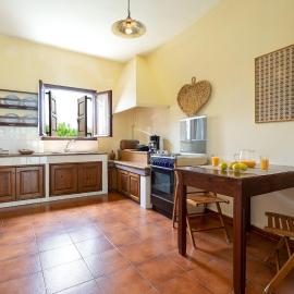 Apanemidi Traditional House with Pool
