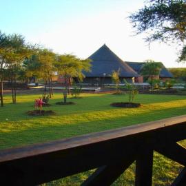 Chobe Lesoma Chalets Hotel, hotel a Lesoma