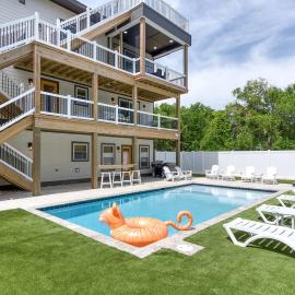 Sojourn Gemstone Saltwater Pool & Hot Tub