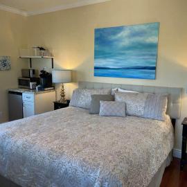 Luxury Private Hillview Suite