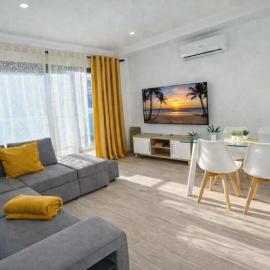 Deluxe Arguineguin Beach، فندق في Arguineguín