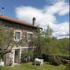 Au Coin Doux des Badioux – hotel w mieście Laussonne