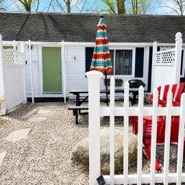 Cottage 4 - Year Round Pet Friendly 50 Fee 1 Bed w Loft 1 Bath & Courtyard