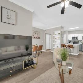 Charming 1BR Easy Access to Lake Conroe, hotel i Magnolia