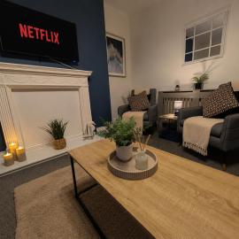 Alice Street Retreat - 1BR Sleeps 4 Street Parking