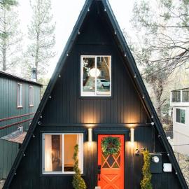 Atomic A-Frame Mid Century Space-Age Fireplace Ski Hiking Swimming, Hotel in Big Bear City