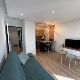 Studio avec loggia, clim et parking - 2 pers. - FR-1-466A-58