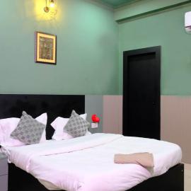 Quiet Corner 4BHK Villa โรงแรมในลัคเนา
