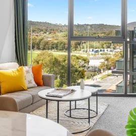 Modern 2BR Apt, Near Hospital, Pool n Parking