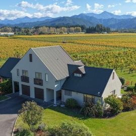 Vineyard View - Blenheim Holiday Home