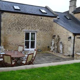 Crossroads Farm - Queen Anne's Stable, hotel in Box