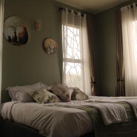 Cozy White Lotus Apartment