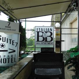 Suite seven &Home Restaurant – hotel w mieście Paglieta