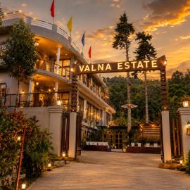 Hotel Valna Estate Himalyan View Kausani By HRG, hotell i Kausani