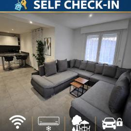 Monaco-beach 20min ground floor parking airconditioning wifi, hotel sa La Trinité