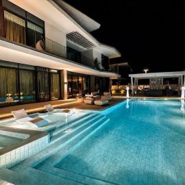 6BR Lamborghini Luxury Villa I Cinema, Spa & Pool