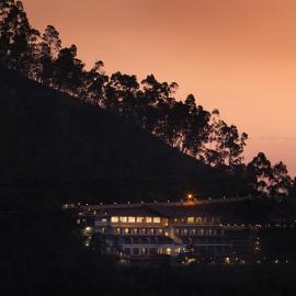 Abad Copper Castle Resort, hotel u gradu Munar
