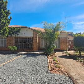 Rams Blissful Guest House, hotel v destinaci Rustenburg