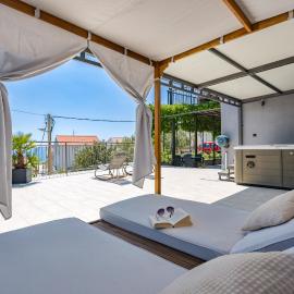 Apartments Lidija - sea view apartment with exclusive right of using hot tub or split level apartment with exclusive right of using pool