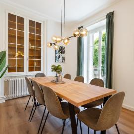 City Views & Spacious Living with Rooftop Terrace, hotel em Biel