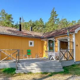 Beautiful Home In Nynäshamn With Wifi
