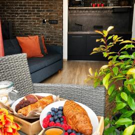 Industrial apartment with free parking & smart check-in near Terminal shopping center
