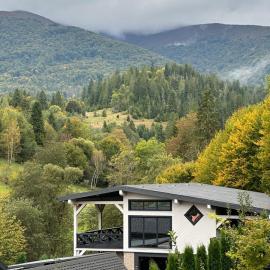 Eagle's Nest-Retreat in Mountain Country Club, viešbutis mieste Izkis