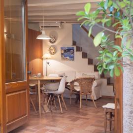 LETS HOLIDAYS NICE HOUSE CLOSE to the CASTLE