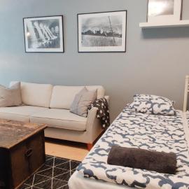 Quiet 2-Room Apt - Free Parking, WiFi, & Balcony, hotel sa Turku