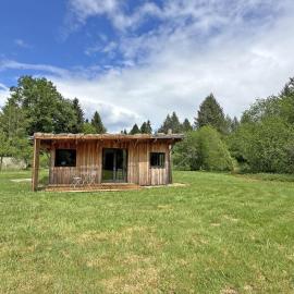 La cabane de la mésange, hotel in Peyrat-le-Château