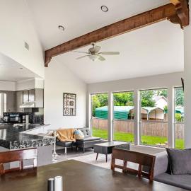 Lakefront 2BR house - Boathouse & Pier