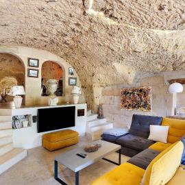 Les Iris - Maison Troglodytique, hotel en Trôo