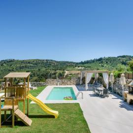 Filakí에 위치한 호텔 Villa Elides Family Friendly Countryside Retreat with Private Pool and Garden