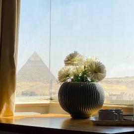 luxurios hotel with pyramids view