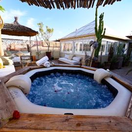 Riad MISS CARACAL Jacuzzi & Rooftop, hotel en Marrakech