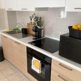 Lorenzo apartment, hotel u Milni