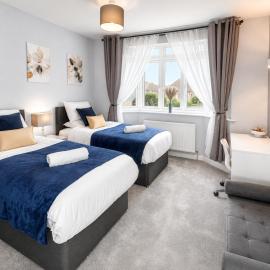 Modern, luxury 3-Bedroom Home for Families, Visitors and Contractors, hotel in Bristol