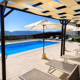 Fattoria Cristina Family Duplex with Pool, Panoramic Terrace & Farm Animals - Bilo Rosa