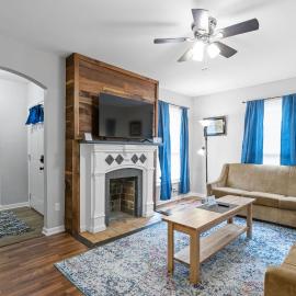 Near Downtown Park & Zoo Trendy Ridgeland Tudor, Hotel in Chattanooga