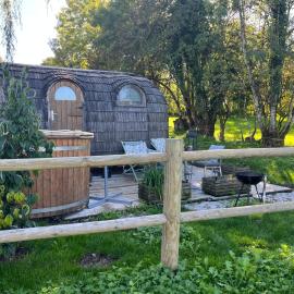 Cabane la ruche des 4 saisons, hotel Marignyban