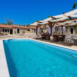 My Dalmatia - Hilltop Paradise with private pool, sauna and Jacuzzi
