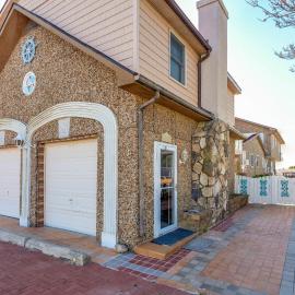 Stroll to Shore: Villas Escape w/ Private Patio!, hotel in Villas