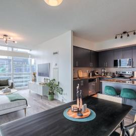 Skyline Condo with Balcony CN Tower Views & Wi-Fi