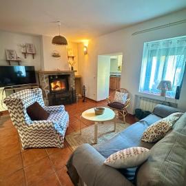 La Sosiega, tu refugio rural con jacuzzi y BBQ, hotel em Casavieja